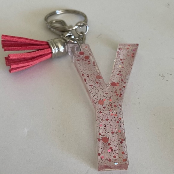 Resin intial key chains - Picture 6 of 12